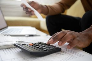 Regroupez vos crédits pour retrouver un budget équilibré